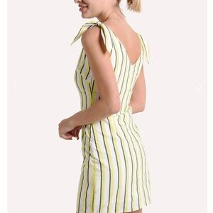 Cupcakes & Cashmere Marguerite Striped Yellow and White Dress Size 2